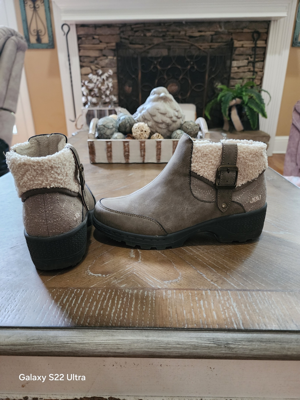 JBU Women's Gray Faux-Shearling Ankle Boots